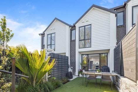 Photo of property in 8/3 Fairdale Place, Birkdale, Auckland, 0626