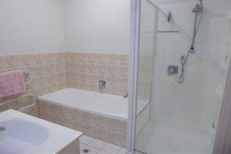 Photo of property in Maddison Apartments, 1/6f Queen Street, Palmerston North, 4410