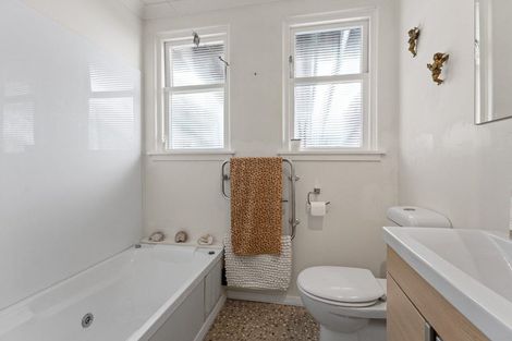 Photo of property in 48 Tiromoana Road, Raumati South, Paraparaumu, 5032