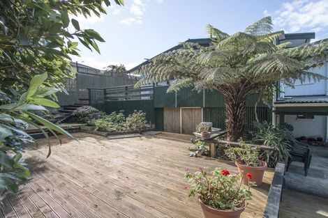 Photo of property in 13 Reynolds Place, Torbay, Auckland, 0630
