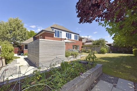 Photo of property in 11 Thornwood Place, Redwood, Christchurch, 8051
