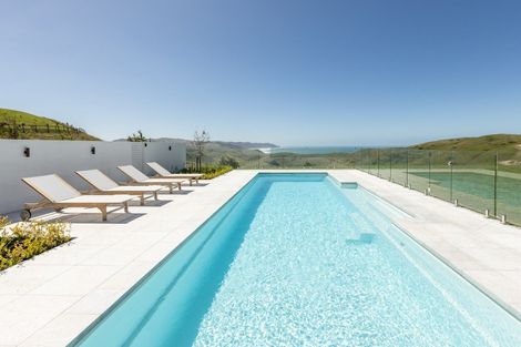 Photo of property in 65 Waipuka Road, Waimarama, Havelock North, 4294