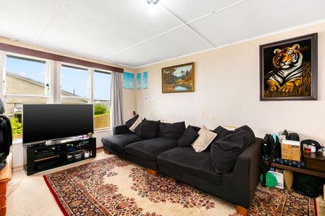 Photo of property in 15 Northumberland Street, Cannons Creek, Porirua, 5024