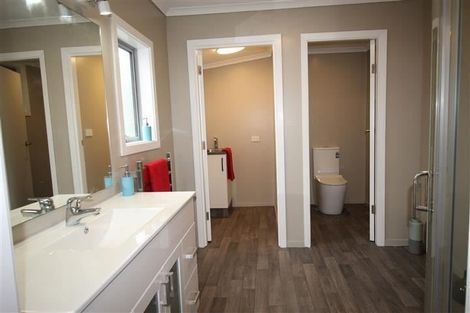 Photo of property in 92 Carroll Street, Dunedin Central, Dunedin, 9016