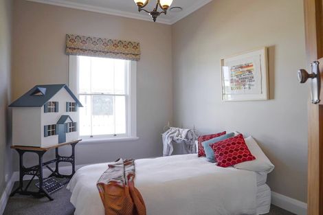 Photo of property in 260-262 High Street North, Carterton, 5713