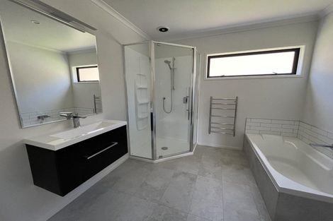 Photo of property in 10 Whakawhiti Street, Marfell, New Plymouth, 4310