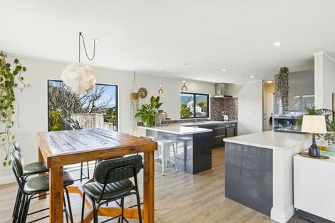 Photo of property in 42 Hicks Crescent, Waikanae Beach, Waikanae, 5036