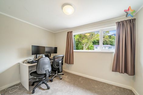 Photo of property in 11 Manor Drive, Stokes Valley, Lower Hutt, 5019