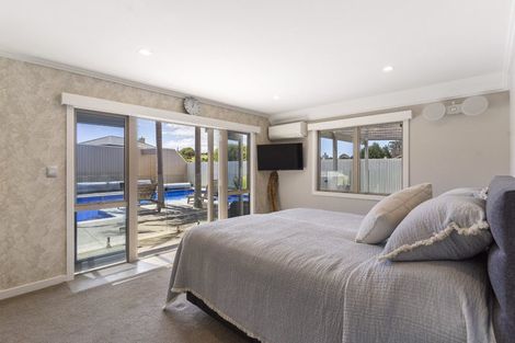 Photo of property in 6 Commodore Court, Gulf Harbour, Whangaparaoa, 0930
