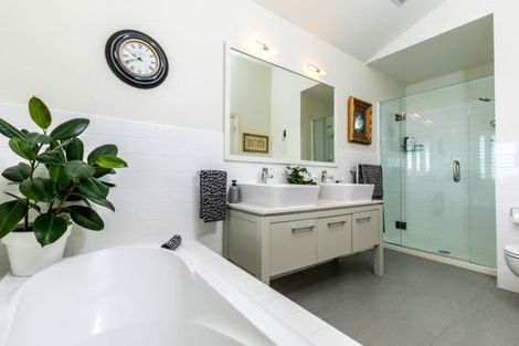 Photo of property in 15 Landmark Terrace, Orewa, 0931