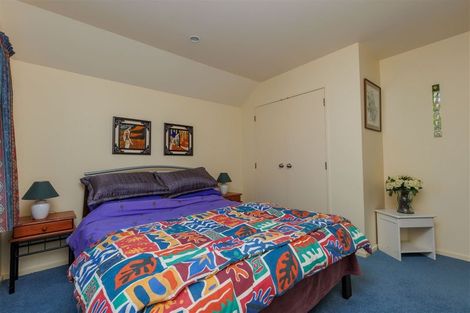 Photo of property in 6 Gresford Place, Churton Park, Wellington, 6037