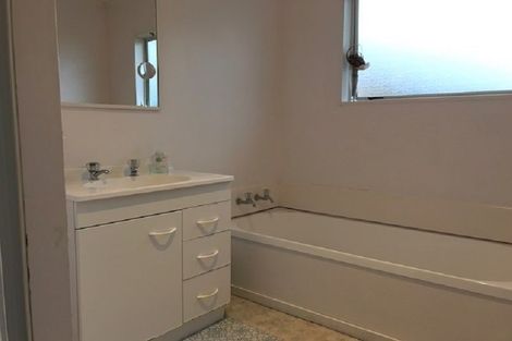 Photo of property in 3/28 Kelvin Road, Papakura, 2110