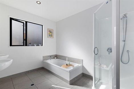 Photo of property in 1 Coburn Place, Lake Hayes, Queenstown, 9304