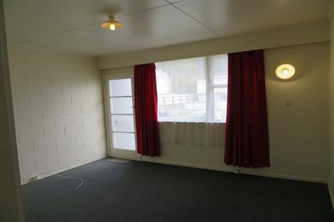 Photo of property in 1/136-138 Waddington Drive, Naenae, Lower Hutt, 5011