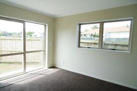 Photo of property in 16 Mirrabooka Avenue, Botany Downs, Auckland, 2010