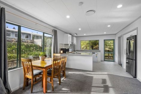 Photo of property in 39 Carlton Terrace, Westown, New Plymouth, 4310