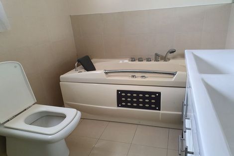 Photo of property in 52b Royal View Road, Te Atatu South, Auckland, 0610