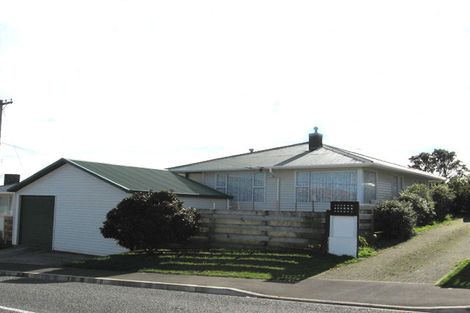Photo of property in 23 Kenmore Street, Newlands, Wellington, 6037