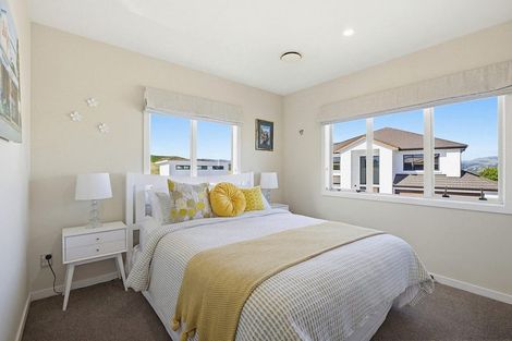 Photo of property in 60 Saint Ives Drive, Camborne, Porirua, 5026
