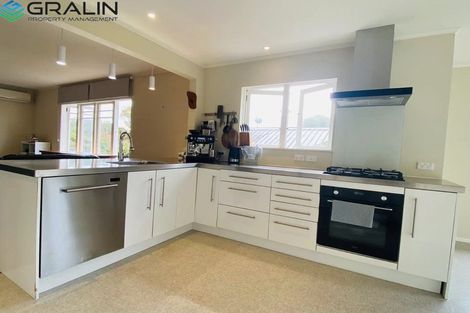 Photo of property in 1/9 Corrella Road, Belmont, Auckland, 0622