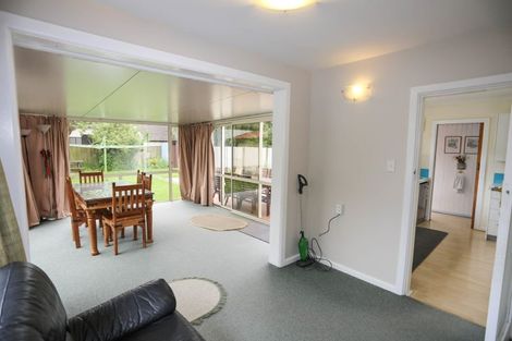 Photo of property in 124 Memorial Avenue, Burnside, Christchurch, 8053