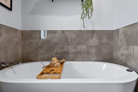 Photo of property in 57 Amberley Avenue, Te Atatu South, Auckland, 0610