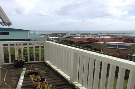 Photo of property in 16 Findlay Street, Moturoa, New Plymouth, 4310