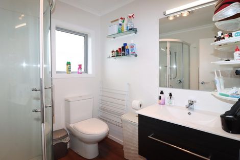 Photo of property in 1 Routhan Way, Carterton, 5713