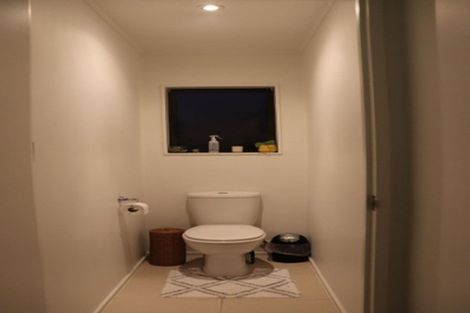 Photo of property in 1/2 Fernlea Rise, Bayview, Auckland, 0629