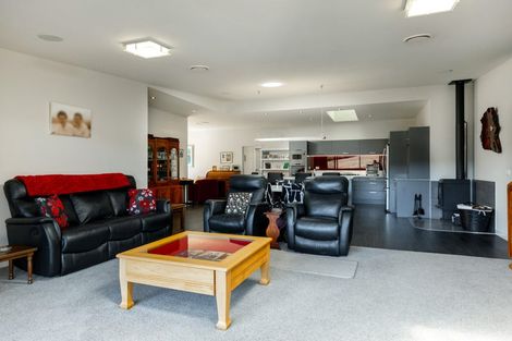 Photo of property in 21 Glentui Place, Waikawa, Picton, 7220
