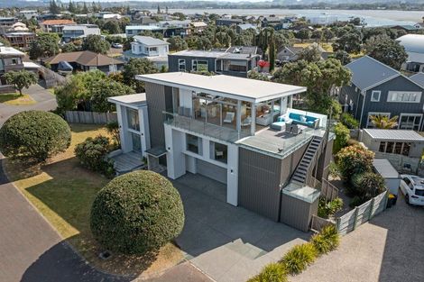 Photo of property in 27 Rita Way, Omaha, 0986