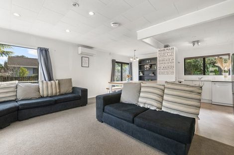 Photo of property in 81 Santiago Crescent, Unsworth Heights, Auckland, 0632