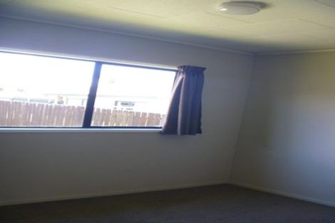 Photo of property in 1/8 Senecio Place, Weymouth, Auckland, 2103