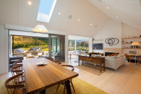 Photo of property in 2 Ogilvie Lane, Arrowtown, 9371