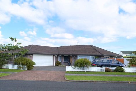 Photo of property in 41 Bob Charles Drive, Golflands, Auckland, 2013