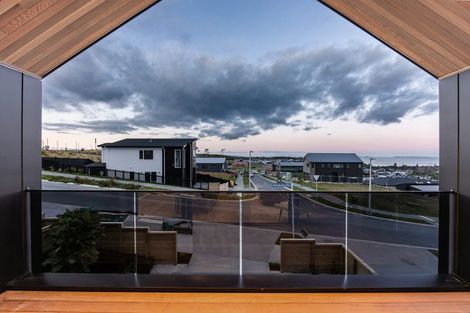 Photo of property in 49 Kumukumu Road, Long Bay, Auckland, 0630