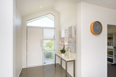 Photo of property in 175 Pacific Drive, Fitzherbert, Palmerston North, 4410