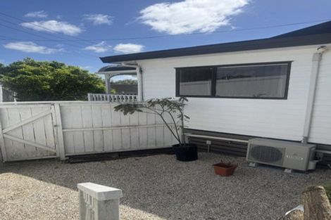 Photo of property in 68 Newington Road, Henderson, Auckland, 0612