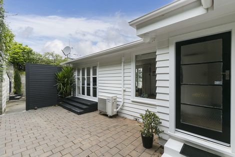 Photo of property in 16 Alexandra Road, Roseneath, Wellington, 6021