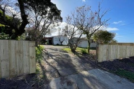Photo of property in 110 Roberts Road, Te Atatu South, Auckland, 0610