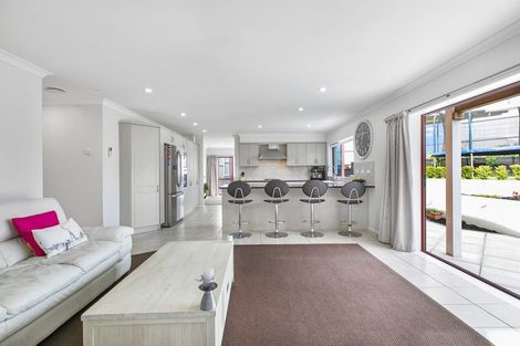 Photo of property in 13 Onemana Way, Te Atatu Peninsula, Auckland, 0610