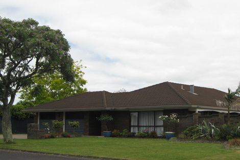 Photo of property in 9 Framalda Place, Conifer Grove, Takanini, 2112