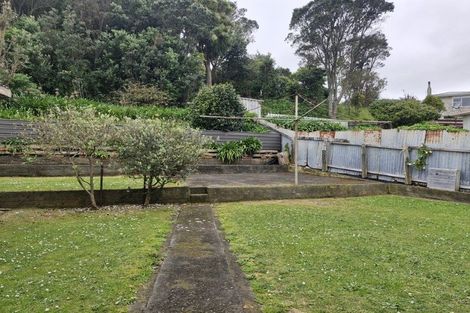 Photo of property in 27 Simons Street, Moturoa, New Plymouth, 4310
