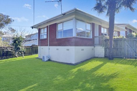 Photo of property in 1/11 Manuka Road, Bayview, Auckland, 0629