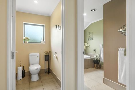 Photo of property in 98 Pitt Road, Hillsborough, New Plymouth, 4372