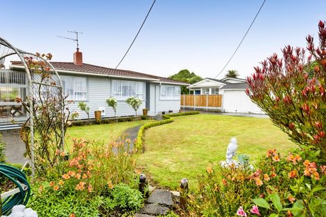 Photo of property in 240 Egmont Street, Patea, 4520