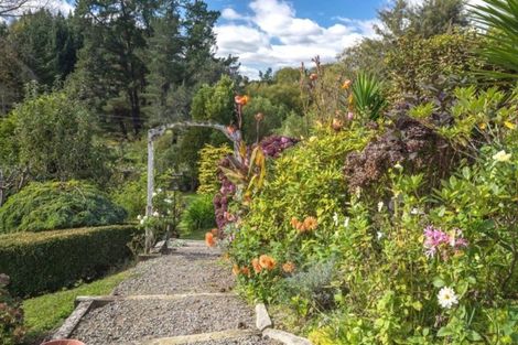 Photo of property in 246 Heatherlea East Road, Levin, 5571