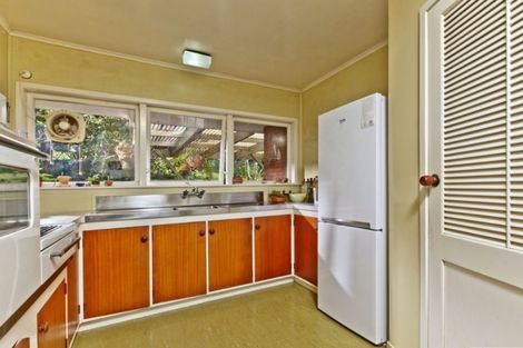 Photo of property in 269 East Coast Road, Mairangi Bay, Auckland, 0630