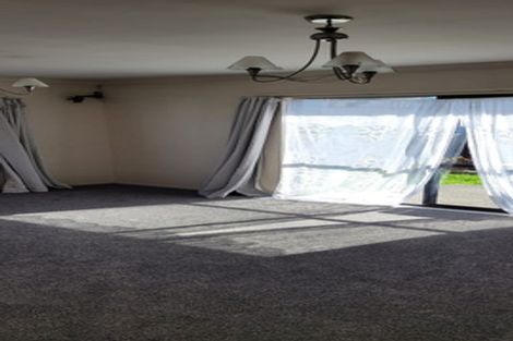 Photo of property in 3b Charlenne Close, Ranui, Auckland, 0612