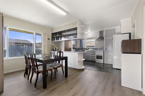Photo of property in 27 Curletts Road, Sockburn, Christchurch, 8042
